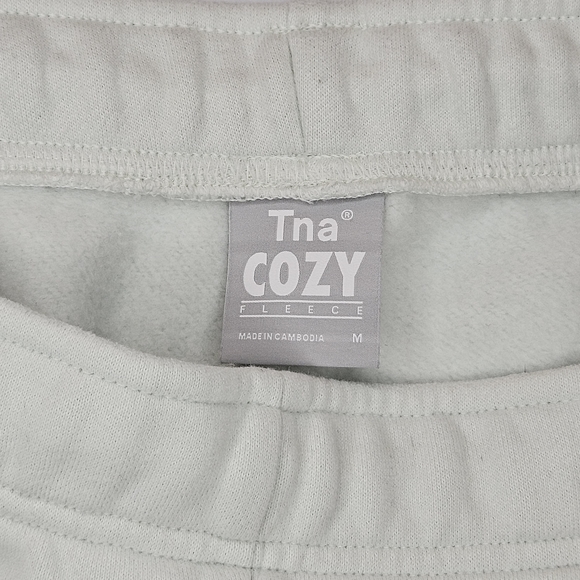 TNA cozy fleece boyfriend basic sweatshort - Picture 2 of 7